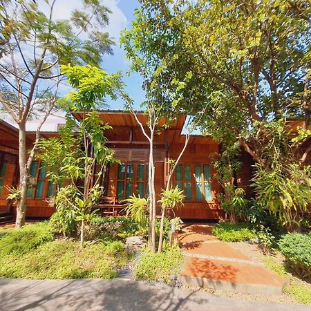Ban Chong Phli Areeya Phubeach Resort Wooden House מראה חיצוני תמונה